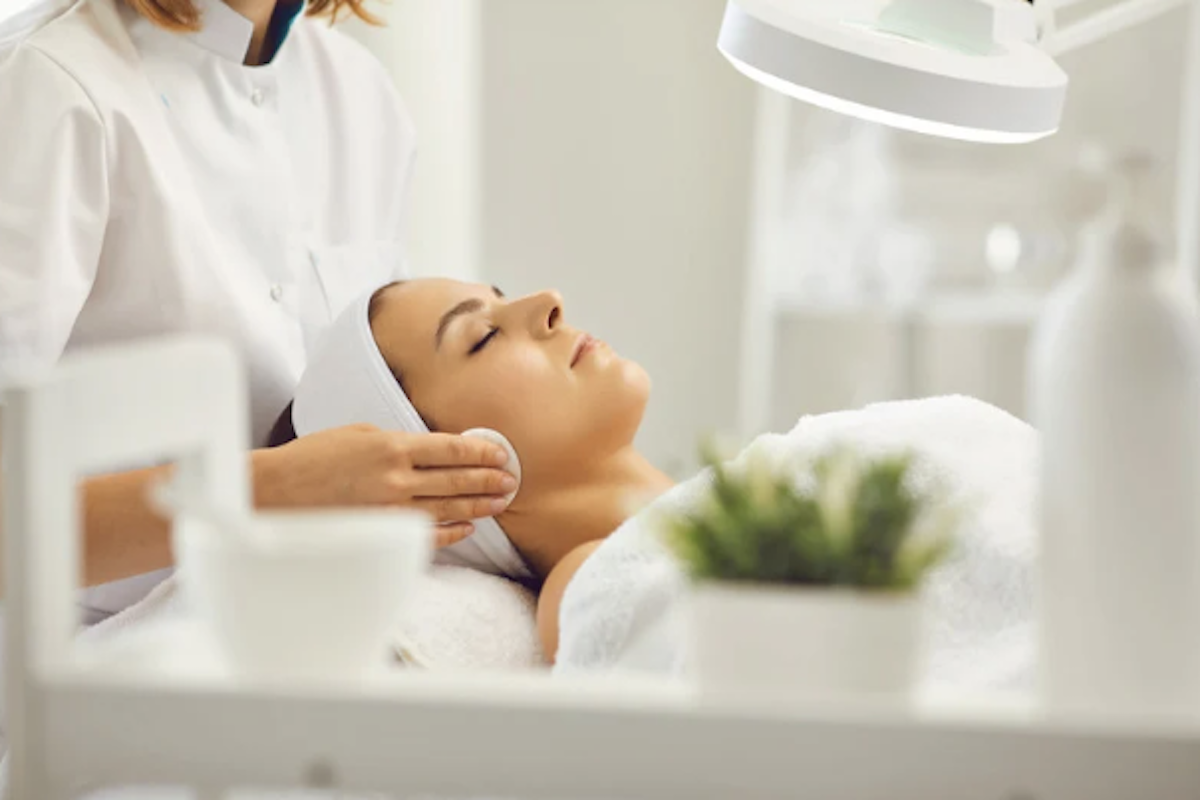 Current Status and Prospects of Japan’s Aesthetic Medical Tourism: Trends of Foreign Patients and International Comparison of Aesthetic Values